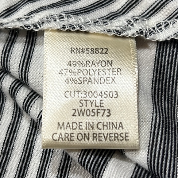 Max Studio Gray/White Striped Top, Size 2X, NWT, MAKE AN OFFER!!! - Picture 7 of 8